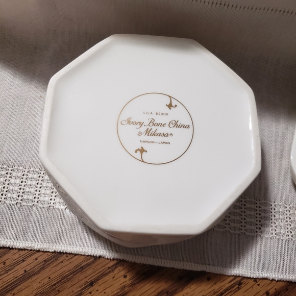 Vintage Beautiful Mikasa "Lila" Ivory Bone China Box - Picture 6 of 7